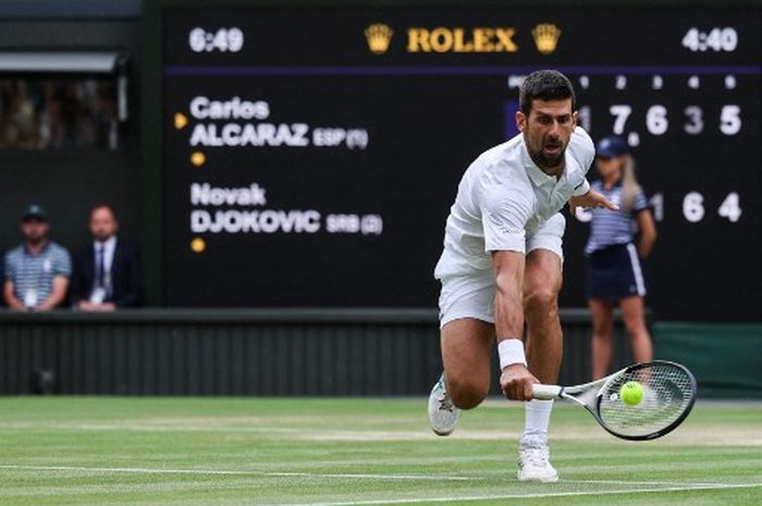 Petenis Serbia, Novak Djokovic saat tampil pada laga final Wimbledon 2023, Minggu (17/7/2023)