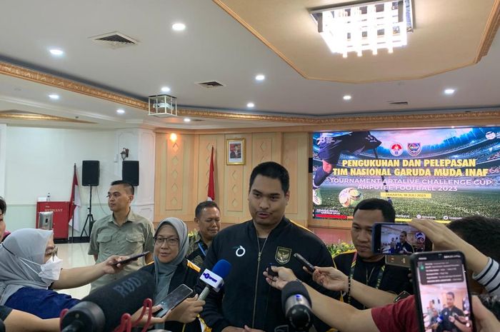 Menteri Pemuda dan Olahraga (Menpora), Dito Ariotedjo saat ditemui di Auditorium Kemenpora, Senayan, Jakarta Pusat, Selasa (18/7/2023).