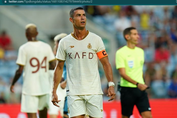 Eks penyerang gagal Manchester United, Odion Ighalo, secara terang-terangan menyemprot megabintang Portugal, Cristiano Ronaldo.