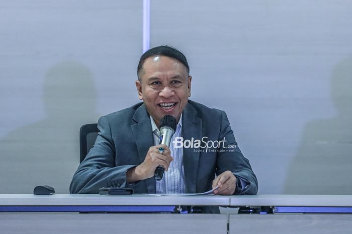 Wakil Ketua Umum PSSI 1, Zainudin Amali, sedang memberikan keterangan kepada awak media di Menara Danareksa, Gambir, Jakarta, Kamis (20/7/2023).