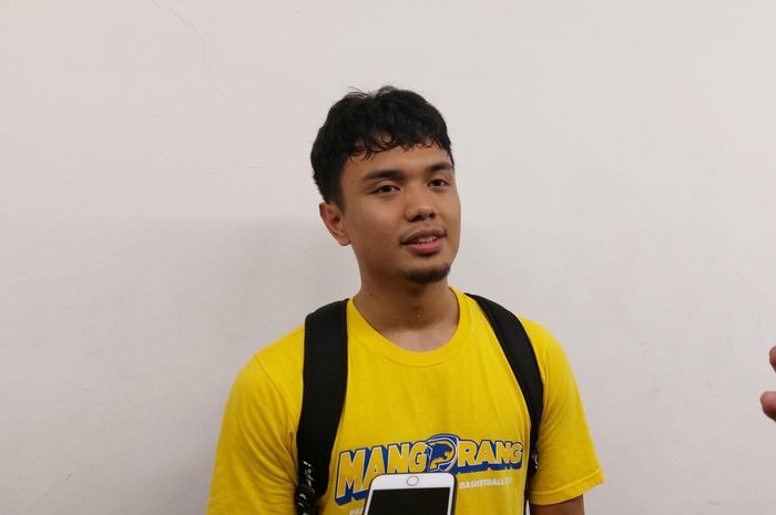 Pemain Prawira Harum Bandung, Yudha Saputera seusai laga leg pertama final Indonesia Basketball League (IBL) 2023, di Hall A Basket, Senayan, Jakarta, Kamis (20/7/2023).