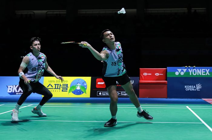 Aksi ganda putra Indonesia, Fajar Alfian/Muhammad Rian Ardianto, saat tampil pada final Korea Open 2023 di Jinnam Stadium, Yeosu, Korea Selatan, Minggu, 23 Juli 2023