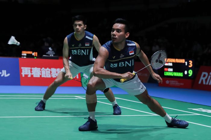 Ganda putra Indonesia, Yeremia Erich Yoche Yacob Rambitan dan Pramudya Kusumawardana, saat tampil pada babak pertama Japan Open 2023 di Yoyogi 1st Gymnasium, Tokyo, Jepang, 26 Juli 2023.