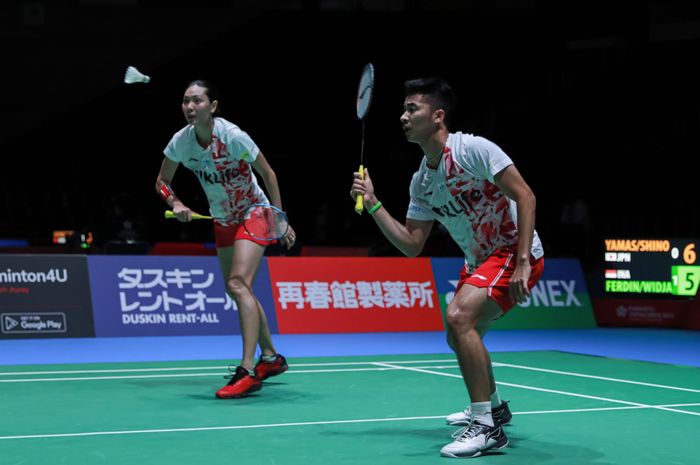 Pasangan ganda campuran Indonesia, Dejan Ferdinansyah/Gloria Emanuelle Widjaja, pada babak pertama Japan Open 2023 di Yoyogi National Gymnasium, Rabu (26/7/2023).