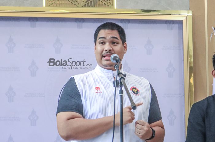 Menteri Pemuda dan Olahraga Republik Indonesia, Dito Ariotedjo, sedang memberikan keterangan kepada awak media di Media Center Kemenpora, Senayan, Jakarta, Jumat (28/7/2023).