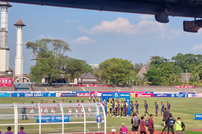 Persis Solo vs Arema FC di Stadion Sriwedari, Solo, Jawa Tengah, Minggu (30/7/2023).