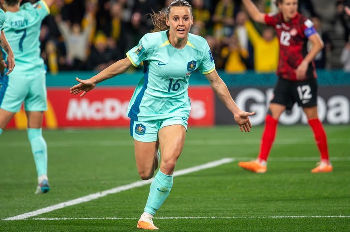 Pemain Timnas Wanita Australia, Hayley Raso, melakukan selebrasi usai mencetak gol ke gawang Kanada di laga Grup B Piala Dunia Wanita 2023.