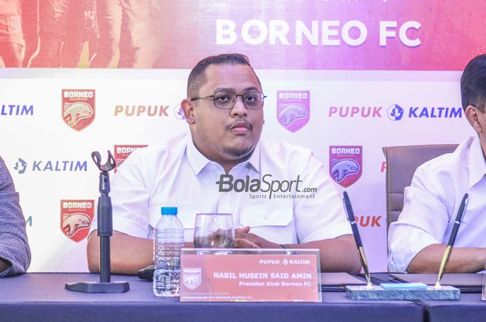 Presiden Borneo FC, Nabil Husein, saat hadir dalam sesi jumpa pers di kawasan Gambir, Jakarta Pusat, Rabu (2/8/2023).