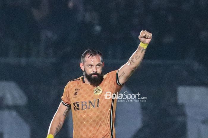 Henry Maties Mier Codina sedang melakukan selebrasi seusai mencetak gol dalam laga pekan keenam Liga 1 2023 antara Persita versus Bhayangkara FC di Stadion Indomilk Arena, Tangerang, Banten, Kamis (3/8/2023) malam.