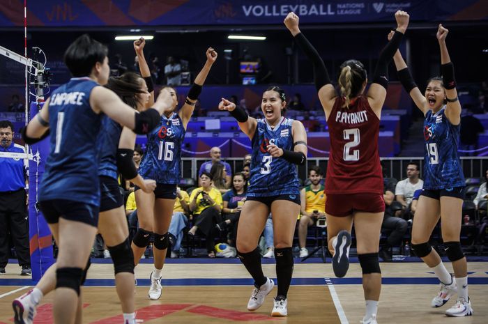 Tim nasional bola voli putri Thailand menjadi favorit juara di SEA V League 2023. Setter andalan, Pornpun Guedpard (tengah, nomor 3), kembali masuk ke dalam skuad usai absen saat SEA Games 2023 di Kamboja.