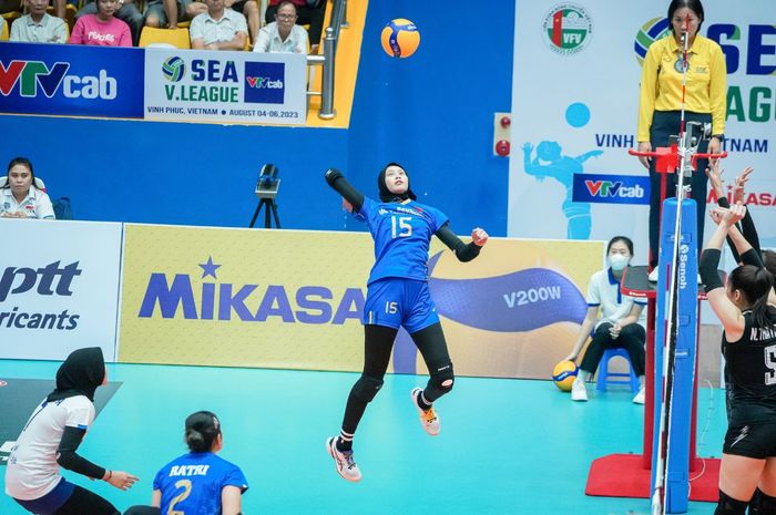 Aksi Opposite Indonesia, Hanny Budiarti saat melawan Thailand pada ajang SEA V League 2023, Jumat (4/8/2023)