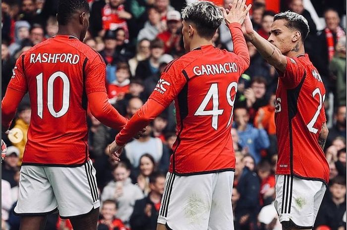 Manchester United berhasil mengalahkan RC Lens 3-1 dalam laga persahabatan di Stadion Old Trafford, Manchester, Sabtu (5/8/2023) malam WIB.