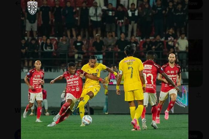 Suasana pertandingan Bali United vs Persik Kediri di Stadion I Wayan Dipta di pekan ke-7 Liga 1 2023-2024.