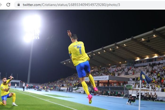 Selebrasi Cristiano Ronaldo usai membobol gawang Al Shorta, Rabu (9/8/2023).