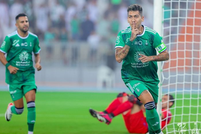 Roberto Firmino mencetak hat-trick pada laga debut bersama Al Ahli di Liga Arab Saudi 2023-2024.