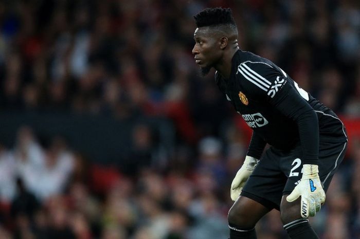 Andre Onana dalam debutnya pada laga pembuka Liga Inggris 2023-2024 bersama Manchester United.