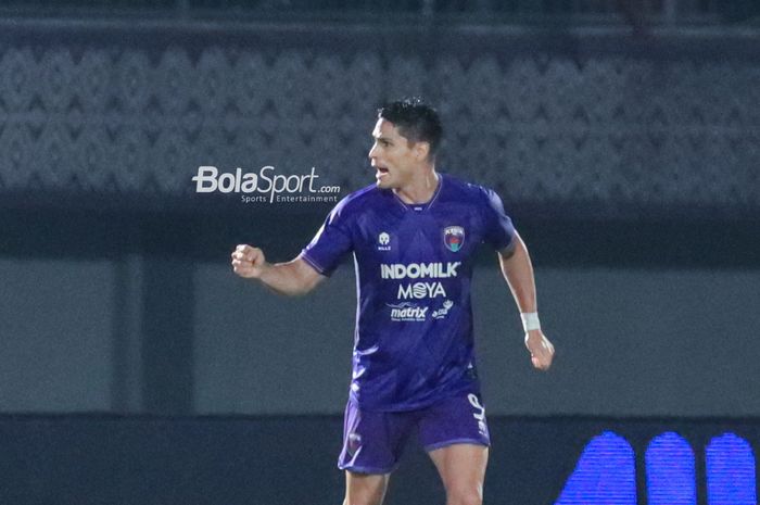 Ramiro Fergonzi sedang melakukan selebrasi seusai mencetak gol dalam laga pekan kesembilan Liga 1 2023 antara Persita versus PSS Sleman di Stadion Indomilk Arena, Tangerang, Banten, Jumat (18/8/2023).