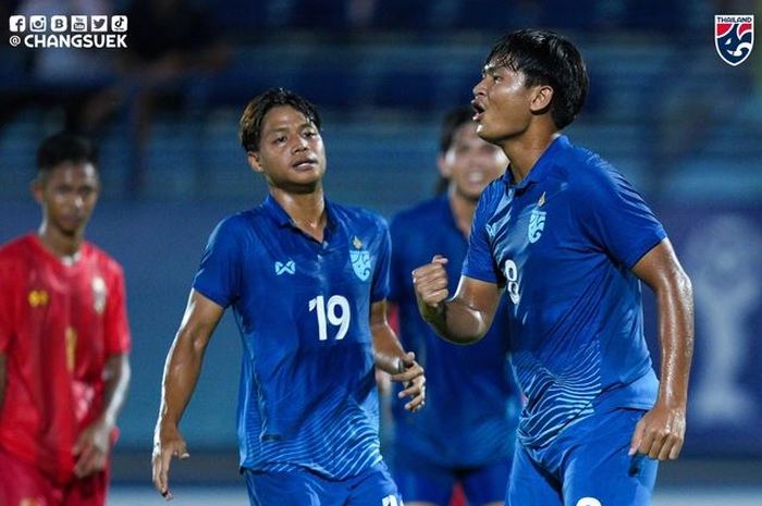 Penyerang Timnas U-23 Thailand, Yotsakorn Burapha, melakukan selebrasi usai mencetak gol ke gawang Myanmar di Piala AFF U-23 2023.