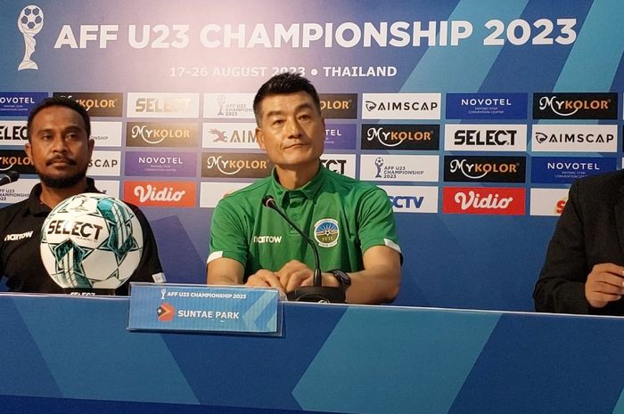 Pelatih Timnas U-23 Timor Leste, Park Sun-tae dalam konferensi pers pasca-laga lawan Timnas U-23 Indonesia di Rayong Provincial Stadium, Minggu (20/8/2023).