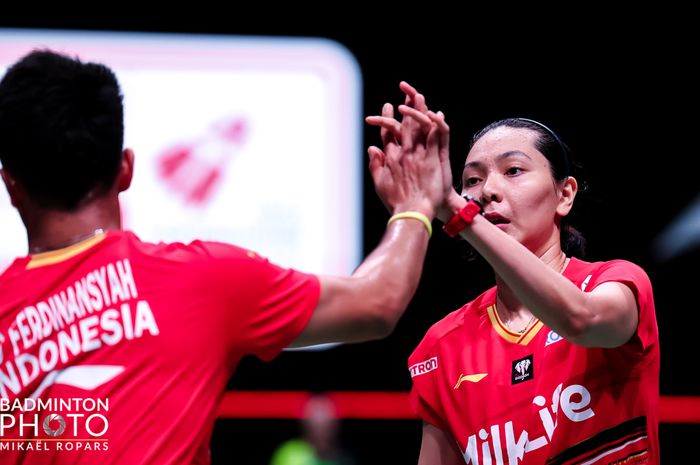 Ganda campuran Indonesia, Dejan Ferdinansyah/Gloria Emanuelle Widjaja, saat tampil di babak 64 besar Kejuaraan Dunia 2023, di Royal Arena, Kopenhagen, Denmark, Senin (21/8/2023).