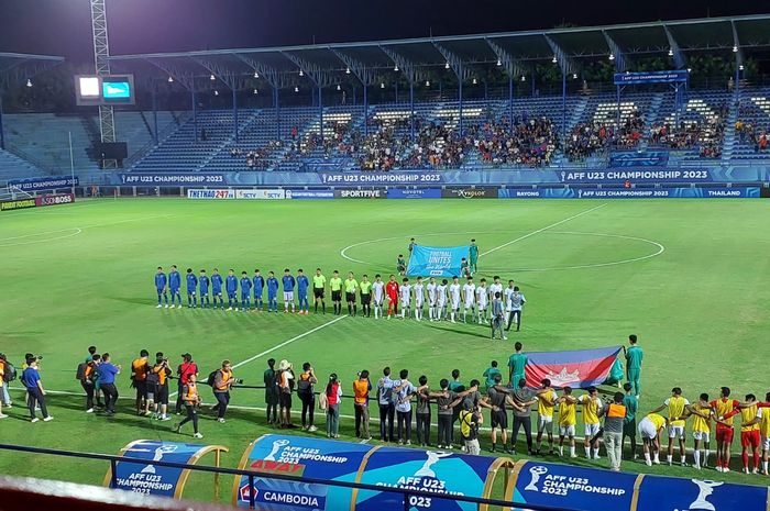 Suasana pertandingan antara timnas U-23 Thailand melawan Kamboja, pada babak penyisihan Grup A Piala AFF U-23 2023, Senin (21/8/2023).