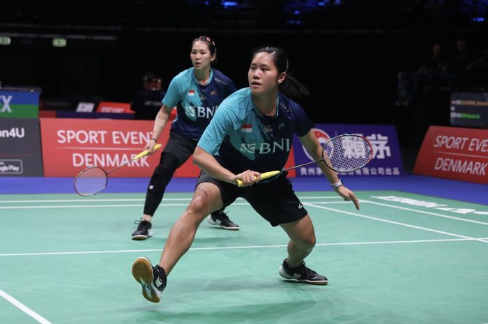 Ganda putriIndonesia, Lanny Tria Mayasari/Ribka Sugiarto, saat tampil di babak 64 besar Kejuaraan Dunia 2023, di Royal Arena, Kopenhagen, Denmark, Senin (21/8/2023).