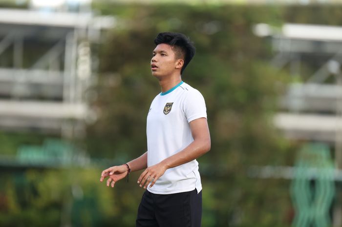 Bek timnas U-23 Indonesia, Kadek Arel, saat latihan jelang Piala AFF U-23 2023.
