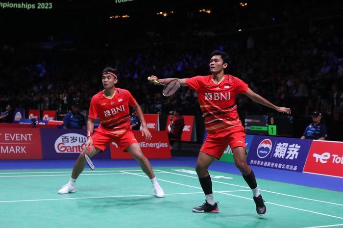 Ganda putra Indonesia, Muhammad Shohibul Fikri/Bagas Maulana, saat beraksi pada babak 16 besar Kejuaraan Dunia 2023, di Royal Arena, Kopenhagen, Denmark, Kamis, (24/8/2023)