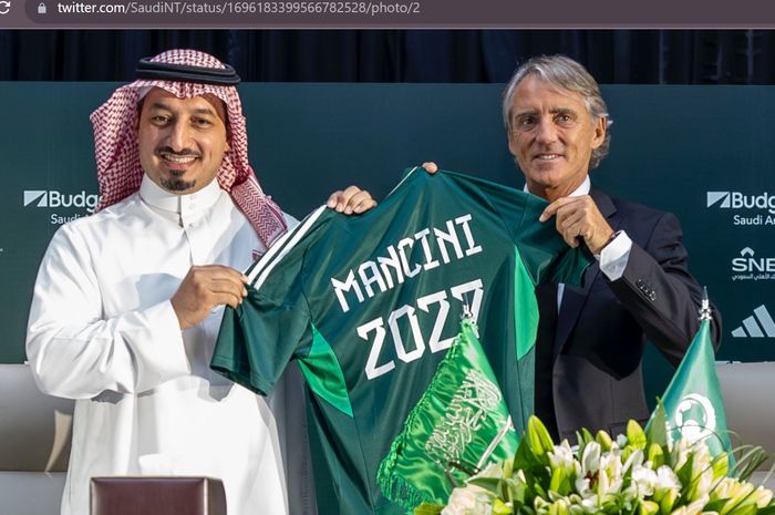 Roberto Mancini resmi diperkenalkan sebagai pelatih baru timnas Arab Saudi.