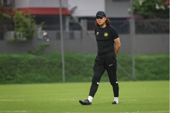 Kim Pan-gon pada sesi latihan Timnas Malaysia di Wisma FAM untuk persiapan laga uji coba di China.