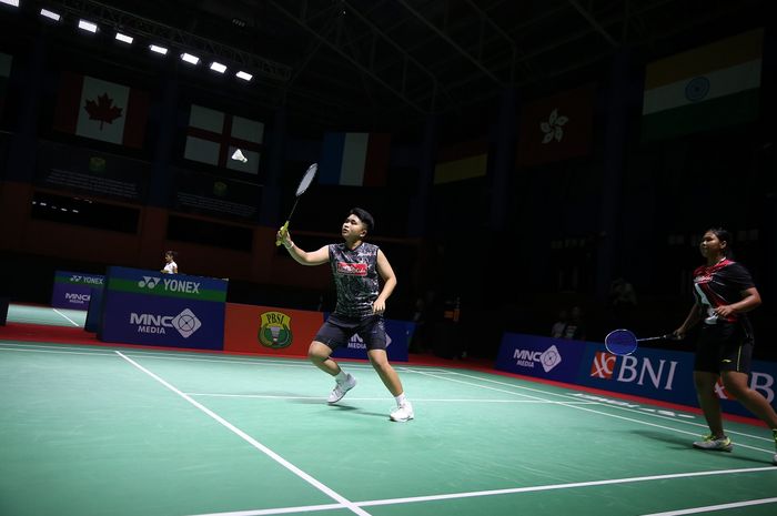 Ganda campuran Indonesia, Putri Syaikah/Tryola Nadia, saat beraksi pada Xpora Indonesia International Challeng di GOR Bulutangkis Pancing Medan, Selasa, 30Agustus 2023