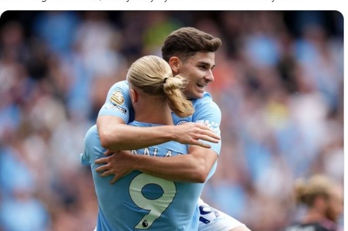 Dua pemain Man City, Julian Alvarez dan Erling Haaland.