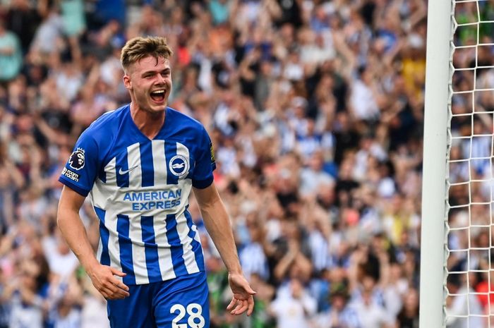 Penyerang muda Brighton &amp; Hove Albion, Evan Ferguson, langsung digadang-gadang bakal menjadi calon top scorer Eropa usai mengukir hattrick ke gawang Newcastle United di Liga Inggris (2/9/2023).