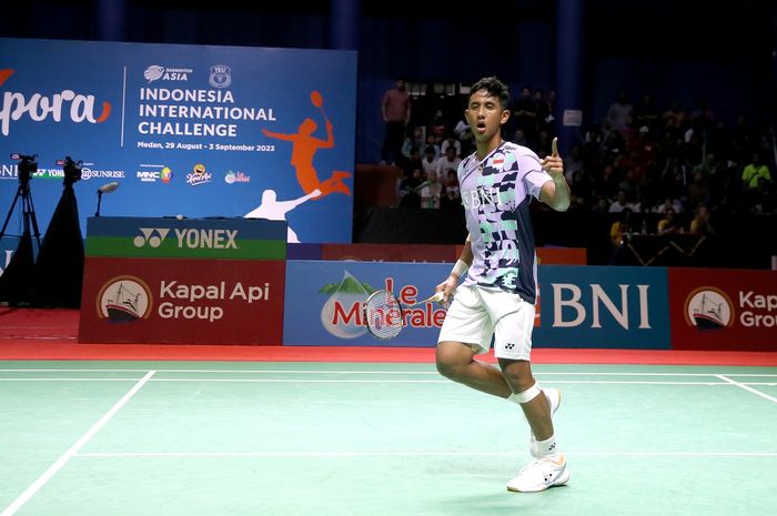 Alwi Farhan saat bertanding Partai Final Tunggal Putra di kejuaraan Xpora Indonesia International Challenge di GOR Bulutangkis Pancing Medan, Minggu, 3 September 2023 