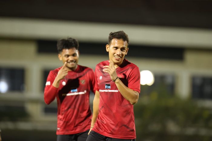 Saddil Ramdani dan Egy Maulana Vikri mengikuti program pemusatan latihan (TC) timnas Indonesia di Lapangan Thor, Surabaya, Senin (4/9/2023)