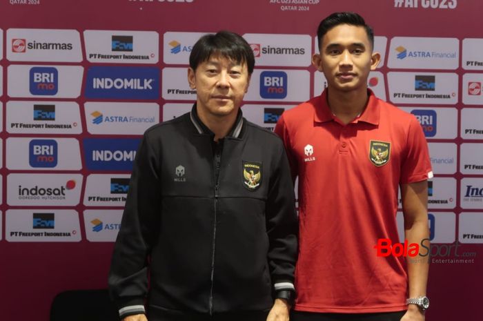 Pelatih Timnas U-23 Indonesia, Shin Tae-yong dan Rizky Ridho dalam konferensi pers jelang Kualifikasi Piala Asia U-23 2024 di Swiss-Bellhotel, Solo, Selasa (5/9/2023)