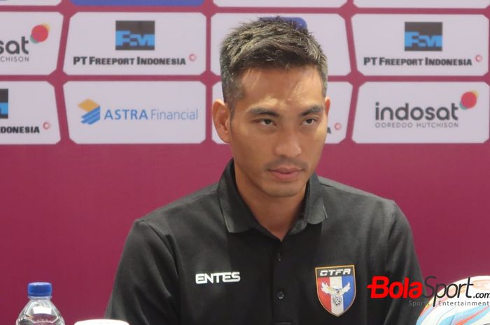 Pelatih Taiwan, Tseng Tai-lin dalam jumpa pers jelang Kualifikasi Piala Asia U-23 2024 di Swissbell Hotel, Solo pada Selasa (5/9/2023).