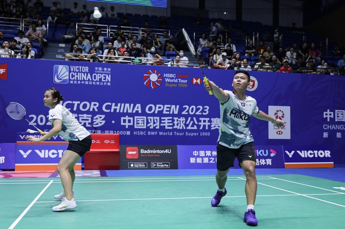 Pasangan ganda campuran Indonesia, Praveen Jordan/Melati Daeva Oktavianti, pada babak pertama China Open 2023 di Olympic Sports Center Gymnasium, Changzhou, China, Selasa (5/9/2023).