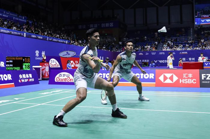 Ganda putra Indonesia, Pramudya Kusumawardana/Yeremia Erich Yoche Yacob Rambitan saat tampil pada babak pertama China Open 2023 di Olympic Sport Centre Gymnasium, Changzhou, Rabu, 6 September 2023