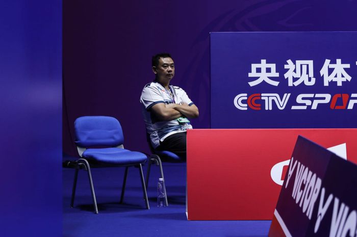 Pelatih kepala ganda putri nasional Indonesia, Eng Hian, mendampingi pemain pada China Open 2023 di Olympiac Sports Center Gymnasium, Changzhou, China, Rabu (6/9/2023).