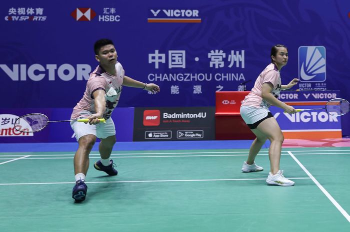 Pasangan ganda campuran Indonesia, Praveen Jordan/Melati Daeva Oktavianti, pada babak kedua China Open 2023 di Olympic Sports Center Gymnasium, Kamis (7/9/2023).