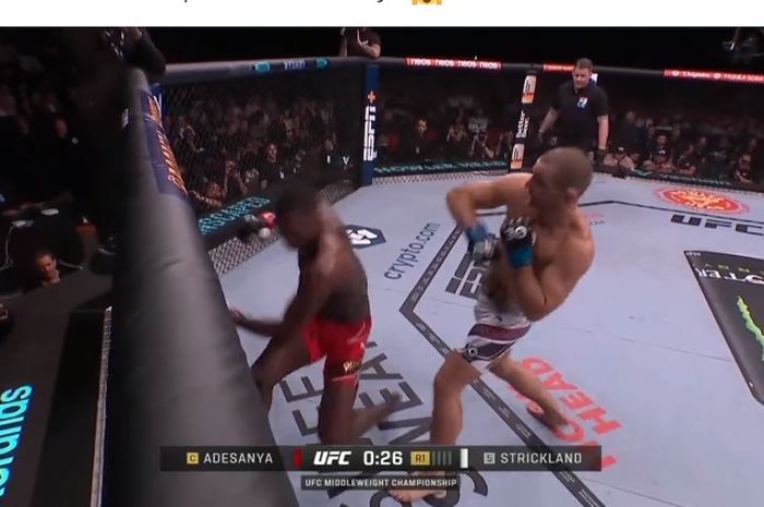 Sean Strickland buyarkan ramalan pelatih Islam Makhachev, Javier Mendez pada duel UFC 293 kontra Israel Adesanya.