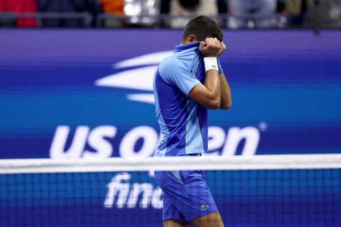 Novak Djokovic merayakan kemenangan atas Daniil Medvedev pada laga final US Open 2013, Minggu (10/9/2023) di New York.