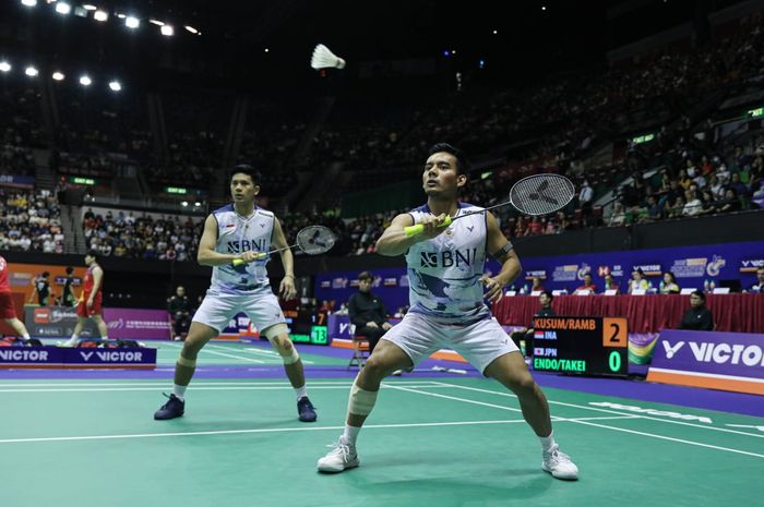 Ganda putra Indonesia, Yeremia Erich Yoche Yacob Rambitan dan Pramudya Kusumawardana, saat tampil pada babak pertama Hong Kong Open 2023 di Hong Kong Coliseum, Kowloon, Hong Kong, 12 September 2023.