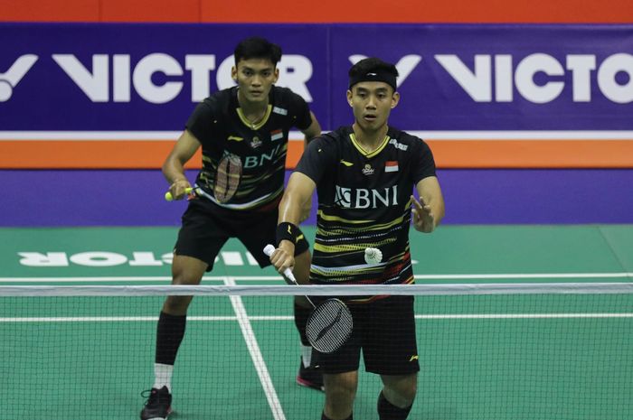 Ganda putra Indonesia, Muhammad Shohibul Fikri/Bagas Maulana, saat tampil pada babak pertama Hong Kong Open 2023 di Hong Kong Coliseum, Kowloon, Hong Kong, 12 September 2023.