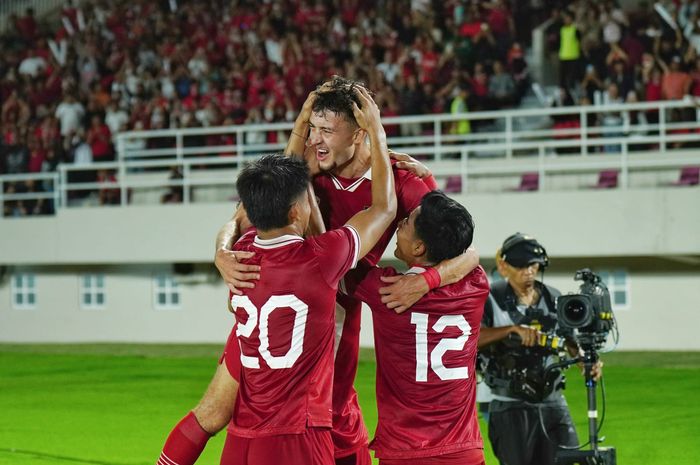 Selebrasi gol Ivar Jenner saag timnas U-23 Indonesia melawan Turkemenistan, di Stadion Manahan, Solo, Selasa (12/9/2023).