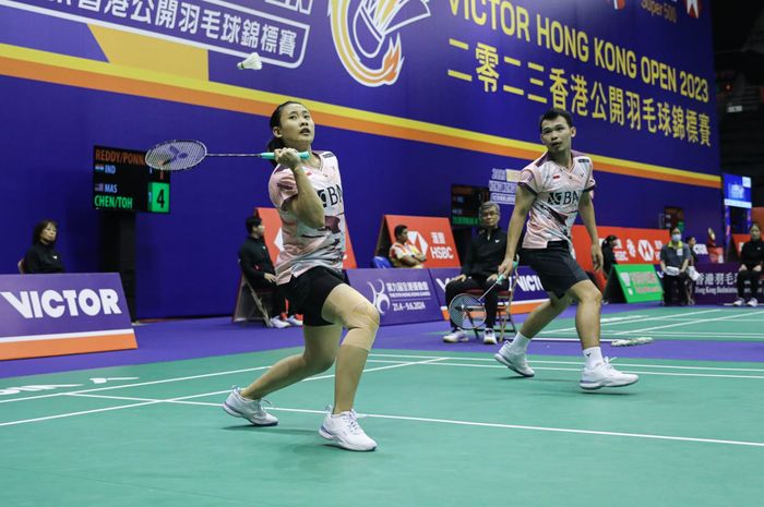 Pasangan ganda campuran Indonesia, Rinov Rivaldy/Pitha Haningtyas Mentari, pada babak pertama Hong Kong Open 2023 di Hong Kong Coliseum, Rabu (13/9/2023).