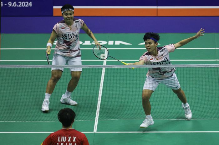 Ganda putri Indonesia, Apriyani Rahayu/Siti Fadia Silva Ramadhanti, saat tampil pada babak perempat final Hong Kong Open 2023 pada Jumat, 15 September 2023