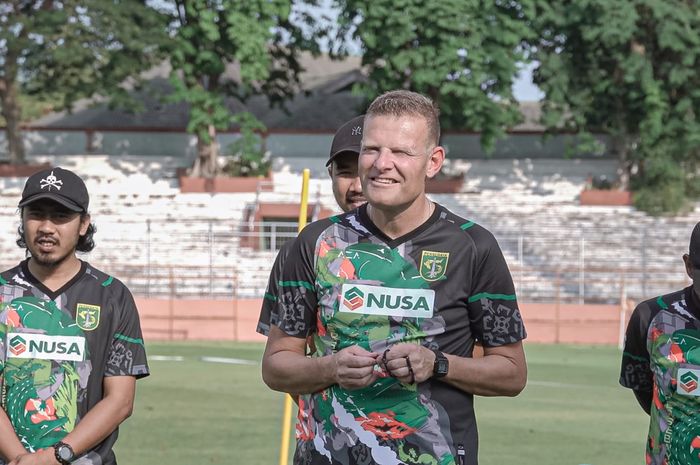 Pelatih anyar Persebaya Surabaya, Josep Gombau