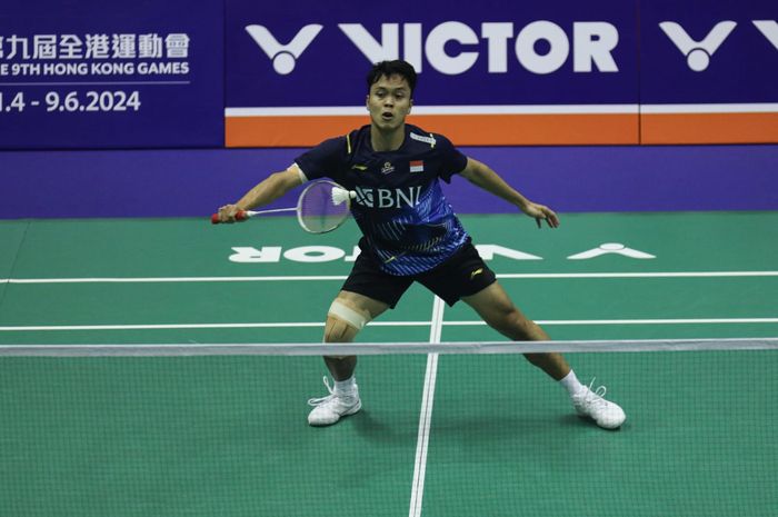 Pebulu tangkis tunggal putra Indonesia, Anthony Sinisuka Ginting, pada babak perempat final Hong Kong Open 2023 di Hong Kong Coliseum, Jumat (15/9/2023).